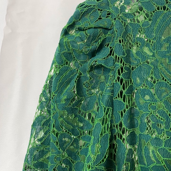 Elegant Green Lace Top - Picture 11 of 12